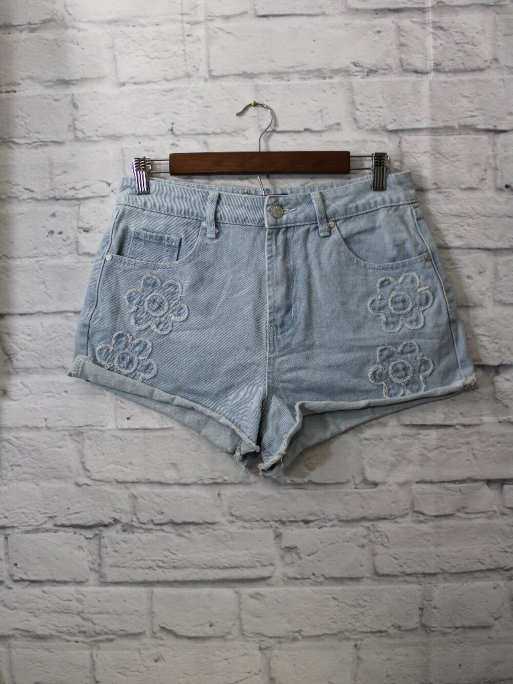 Cali 1850 Juniors Size 9 Light Wash Denim Blue Floral High Rise Jean Shorts
